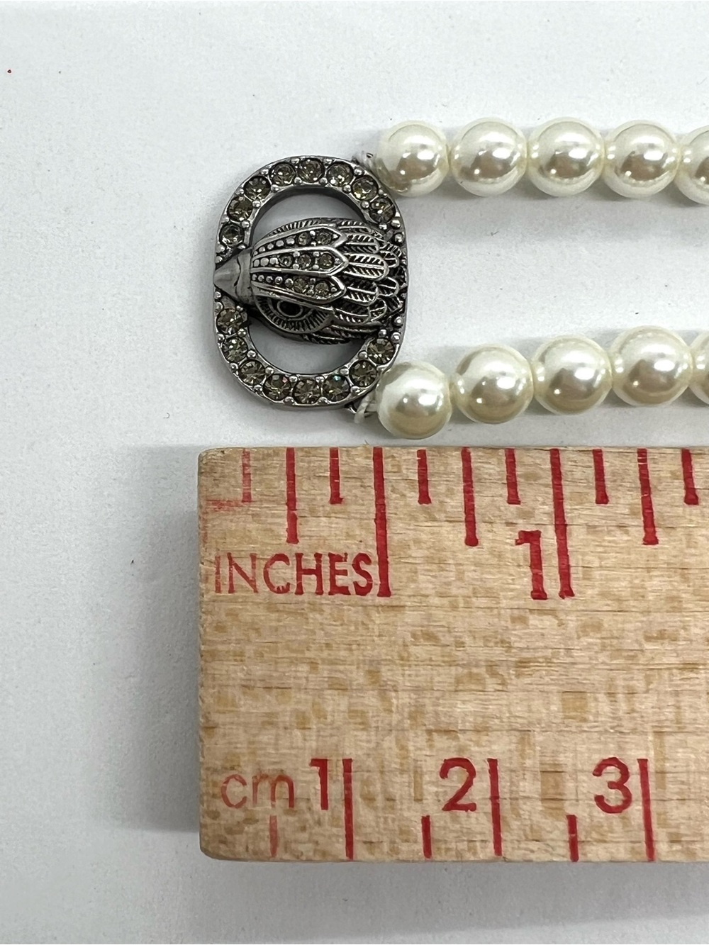 Kurt Geiger London Chelsea Pearl Necklace Crystal Eagle Clasp Silver Tone NWT - Picture 7 of 9